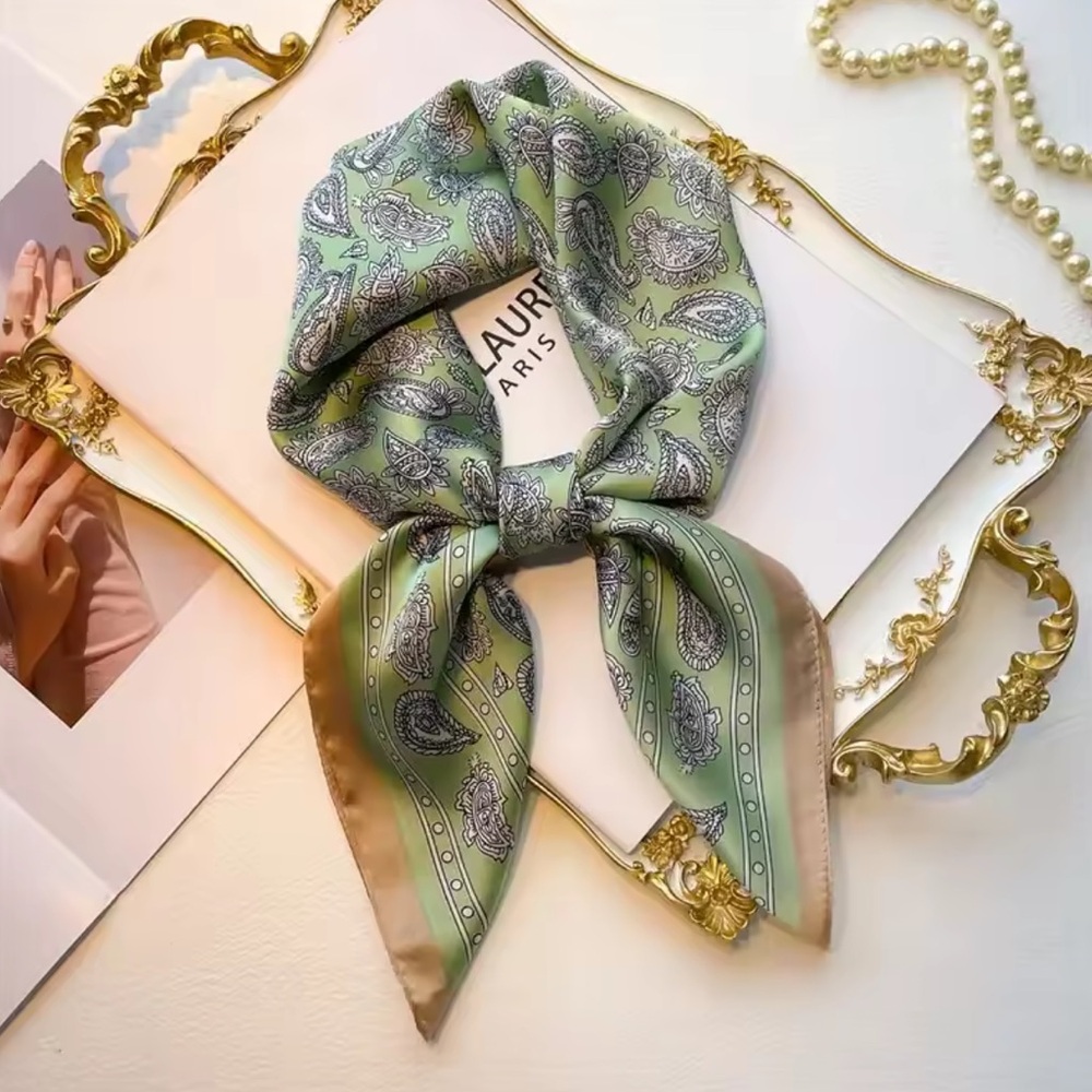 Elegant  Paisley silk filling Scarf
